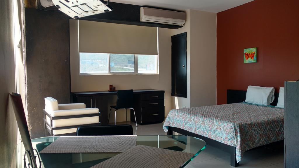 Confort Ejecutivo Suites Del Valle Monterrey Exterior photo